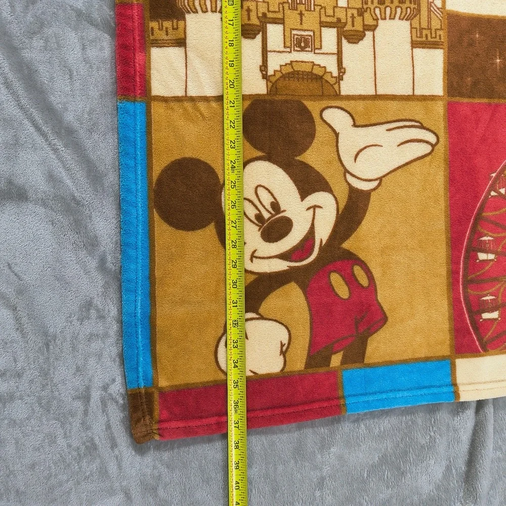 Disneyland Parks Fleece Throw Blanket‎ 61x37 Mickey Mouse Resort Epcot Center